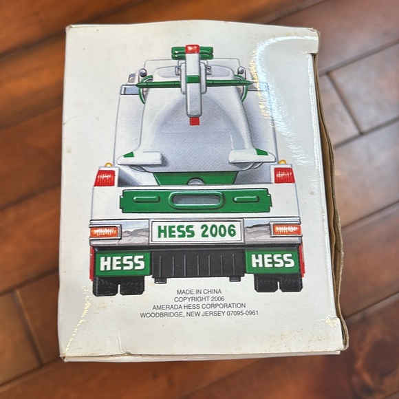 NEW (VTG) 2006 HESS trucks Toy Truck and Helicopter - Picture 4 of 5